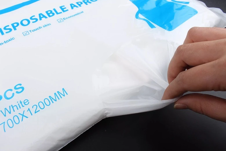 Disposable PE Apron-3